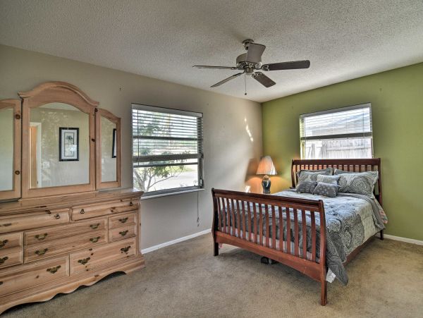 Charming 2 Bedroom Home on Bradenton Sleeps 7 Guests