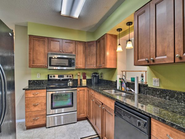 Charming 2 Bedroom Home on Bradenton Sleeps 7 Guests