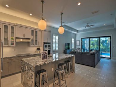 Naples Home 933965