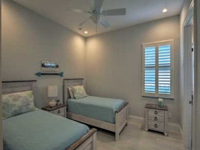Naples Home 933965