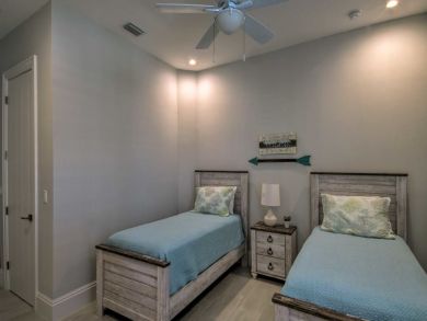 Naples Home 933965