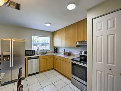 St. Petersburg Home 933980