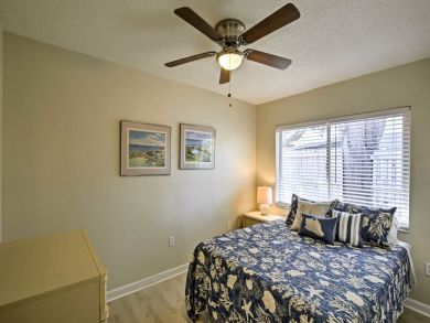 St. Petersburg Home 933980