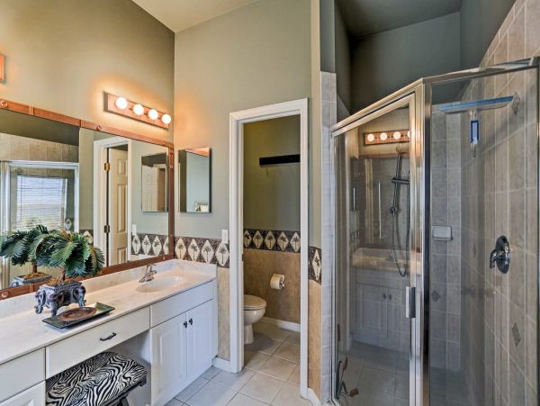 Gorgeous Vacation Home in Cape Coral with Pool and Boat Dock