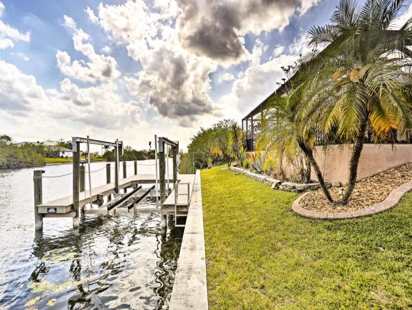 Gorgeous Vacation Home in Cape Coral with Pool and Boat Dock