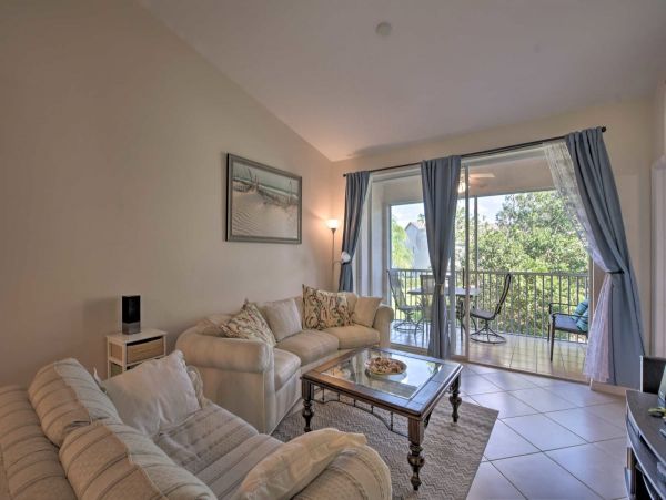 Coastal Vacation Rental in Naples 2 Bedrooms Walk To Beach