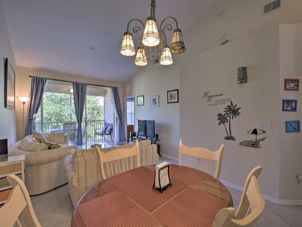 Coastal Vacation Rental in Naples 2 Bedrooms Walk To Beach
