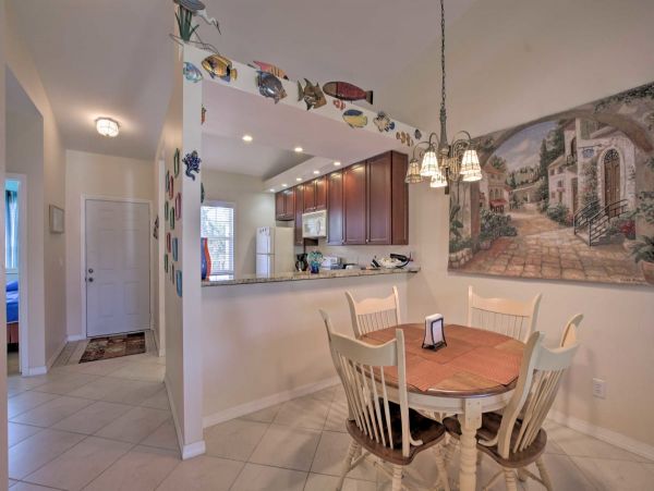 Coastal Vacation Rental in Naples 2 Bedrooms Walk To Beach