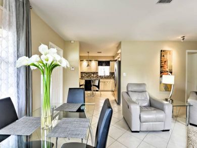 Hollywood Home 934135