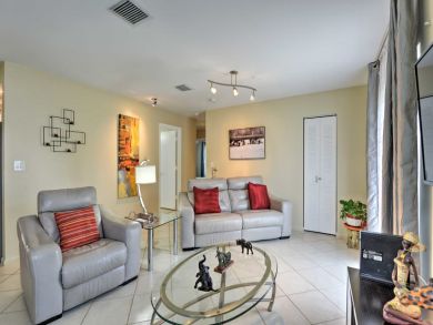 Hollywood Home 934135