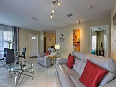 Hollywood Home 934135