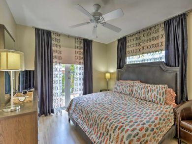 Hollywood Home 934135