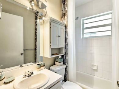 Hollywood Home 934135