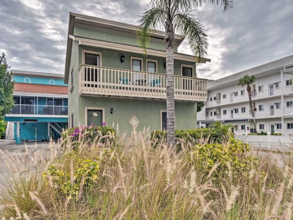 Walk to Venice Beach Two Bedroom Vacation Rental