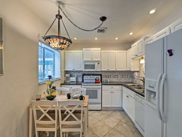 Walk to Venice Beach Two Bedroom Vacation Rental