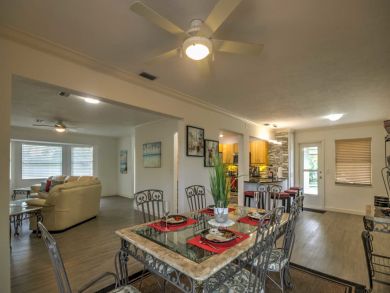 Charming Pool Home for Rent on Sarasota Sleeps 4 Guests Charming Pool Home for Rent on Sarasota Sleeps 4 Guests