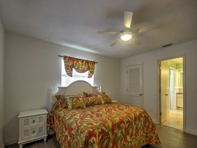 Charming Pool Home for Rent on Sarasota Sleeps 4 Guests Charming Pool Home for Rent on Sarasota Sleeps 4 Guests