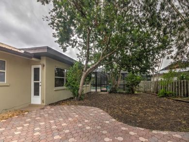 Charming Pool Home for Rent on Sarasota Sleeps 4 Guests Charming Pool Home for Rent on Sarasota Sleeps 4 Guests