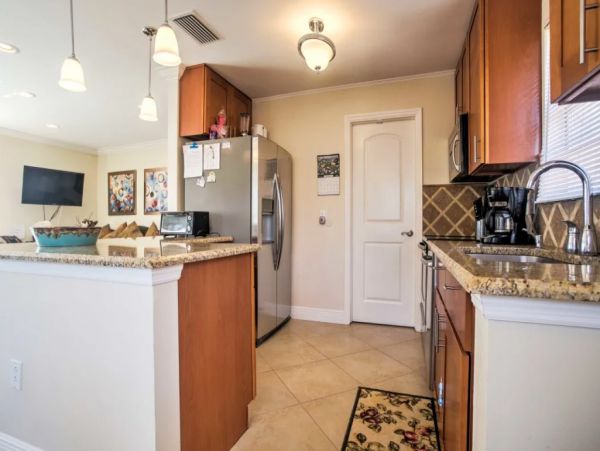 Close to Beach Three Bedroom Vacation Rental in Naples