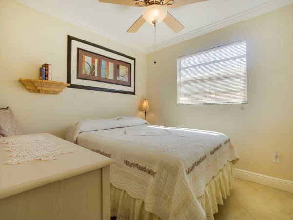 Close to Beach Three Bedroom Vacation Rental in Naples