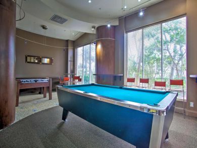 Hollywood Home 934413 Hollywood Home 934413