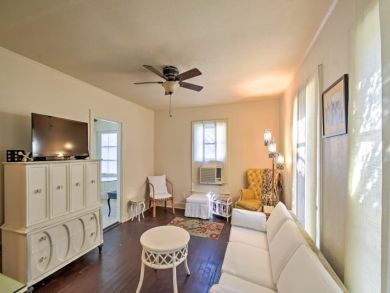 St. Petersburg Home 934428