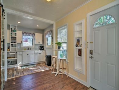 St. Petersburg Home 934444