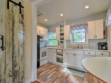 St. Petersburg Home 934444