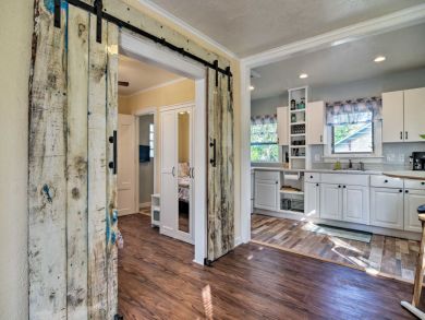St. Petersburg Home 934444
