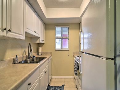 Perfect Gulf Getaway: Remodeled 1-Bedroom Condo Steps from the Beach