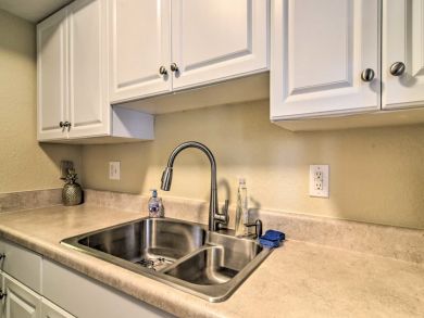 Perfect Gulf Getaway: Remodeled 1-Bedroom Condo Steps from the Beach