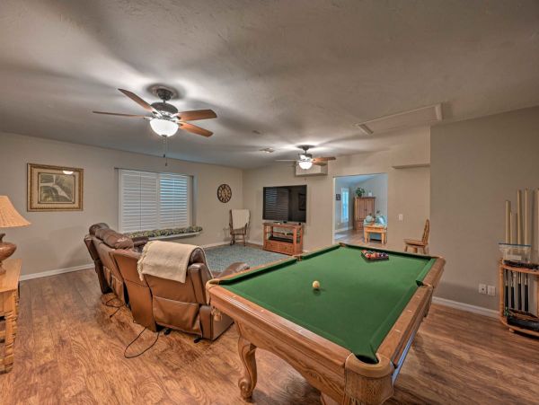 Great Waterfront Home with Pool & Spa in Marco Island