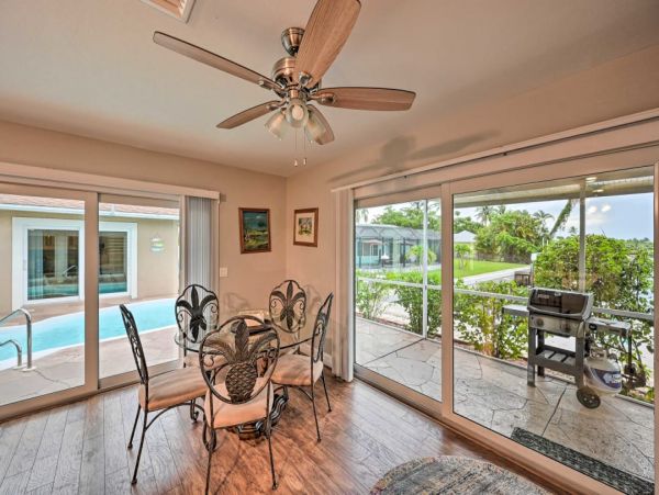 Great Waterfront Home with Pool & Spa in Marco Island