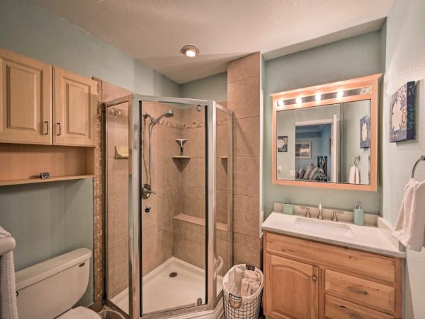 Great Waterfront Home with Pool & Spa in Marco Island