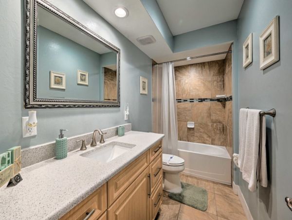 Great Waterfront Home with Pool & Spa in Marco Island