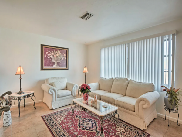 Two Bedroom Duplex in Cape Coral Walk to Swimming Beach!