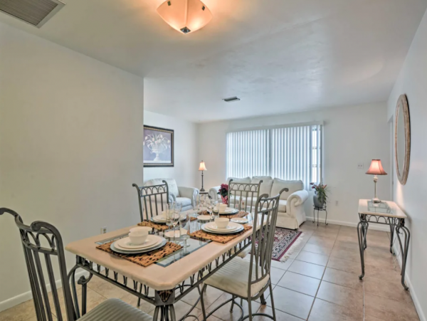 Two Bedroom Duplex in Cape Coral Walk to Swimming Beach!
