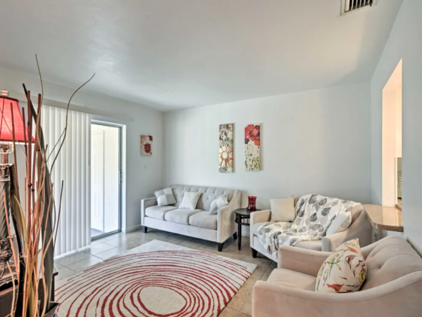 Two Bedroom Duplex in Cape Coral Walk to Swimming Beach!