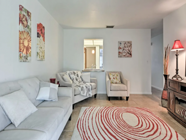 Two Bedroom Duplex in Cape Coral Walk to Swimming Beach!