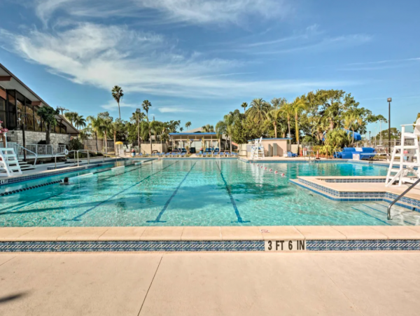 Two Bedroom Duplex in Cape Coral Walk to Swimming Beach!