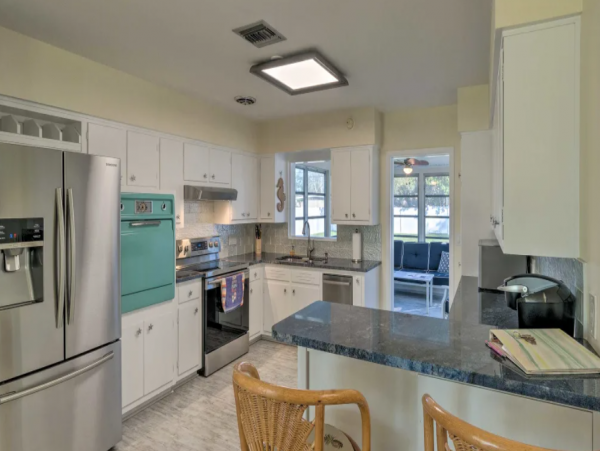 Cozy Vacation Two Bedroom Rental in Venice