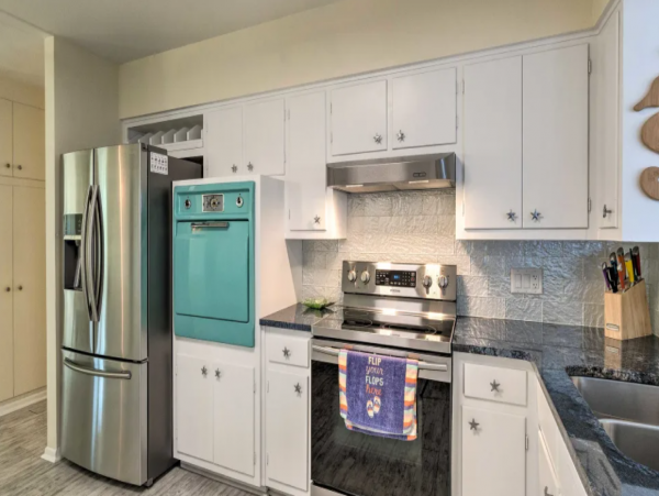 Cozy Vacation Two Bedroom Rental in Venice