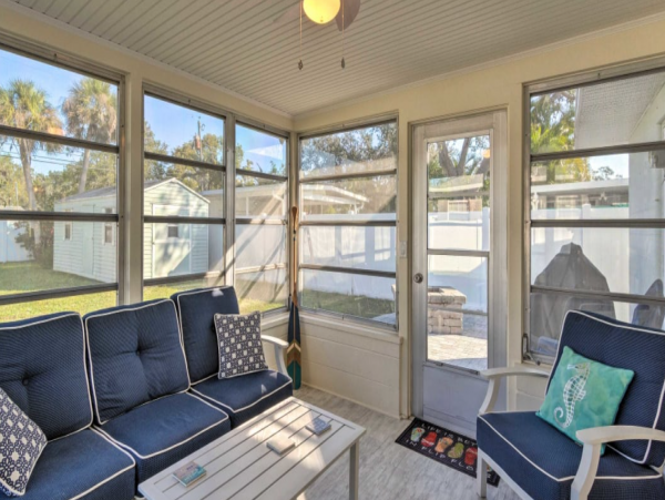 Cozy Vacation Two Bedroom Rental in Venice