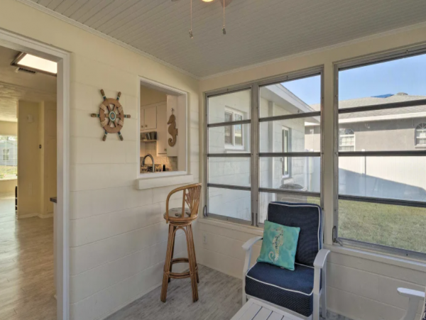 Cozy Vacation Two Bedroom Rental in Venice