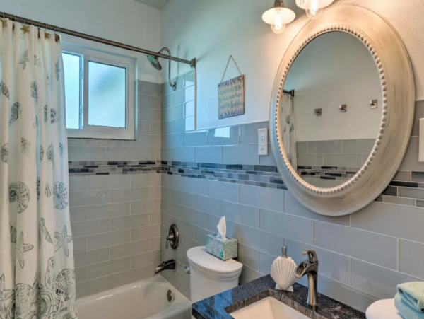 Cozy Vacation Two Bedroom Rental in Venice