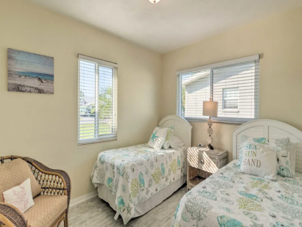 Cozy Vacation Two Bedroom Rental in Venice