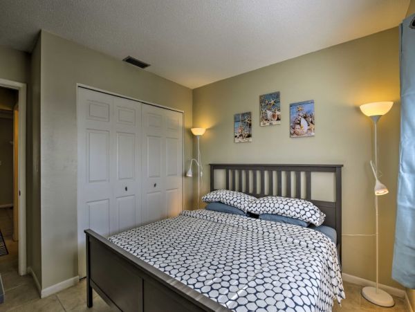 St. Petersburg Vacation Condo Two Bedroom