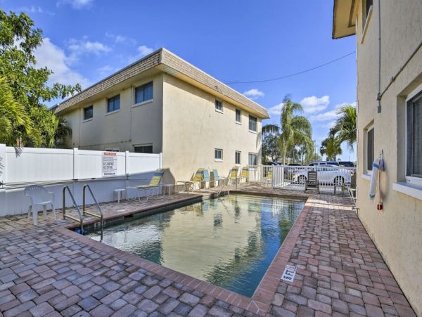 St. Petersburg Vacation Condo Two Bedroom
