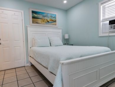 Bradenton Beach Two Bedroom Rental Condo Private Jacuzzi
