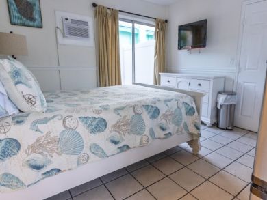 Bradenton Beach Two Bedroom Rental Condo Private Jacuzzi